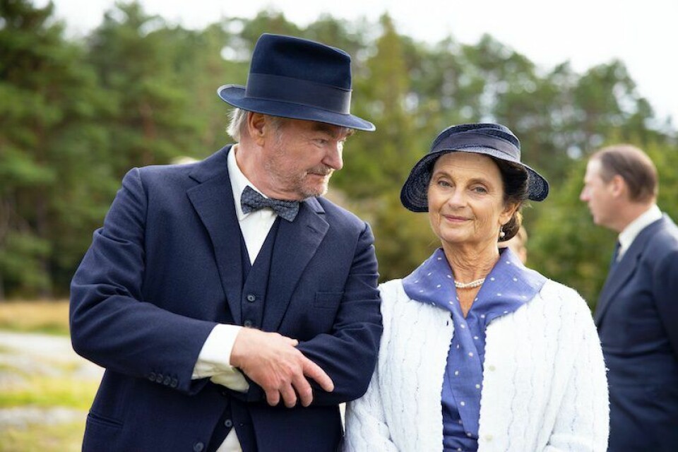 I specialsäsongen får vi veta mer om historien mellan Helga Löwander och köksmästare Backe. I specialsäsongen får vi veta mer om historien mellan Helga Löwander och köksmästare Backe.