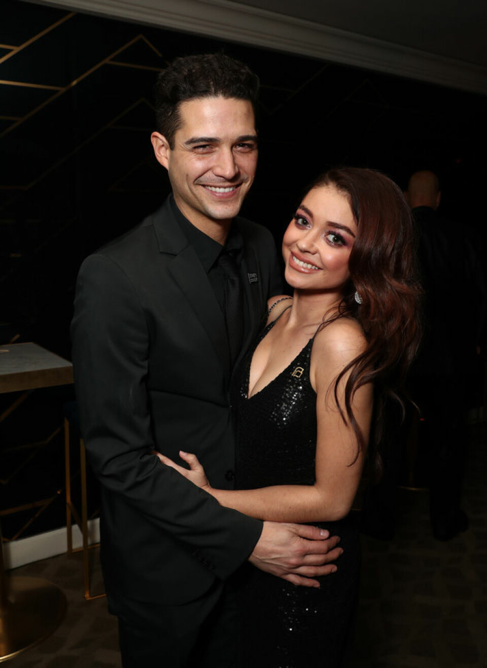 Sarah Hyland och Wells Adams på Amazons Golden Globes-efterfest, 2018. Sarah Hyland och Wells Adams på Amazons Golden Globes-efterfest, 2018.