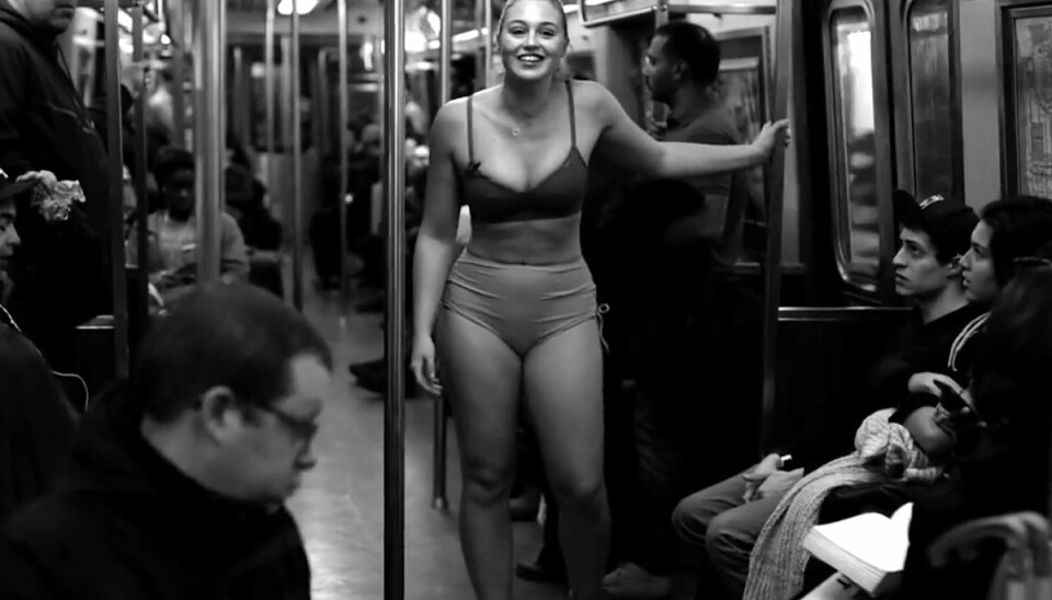Toppmodellen Iskra Lawrence: 'Jag växte upp och hatade min spegelbild'