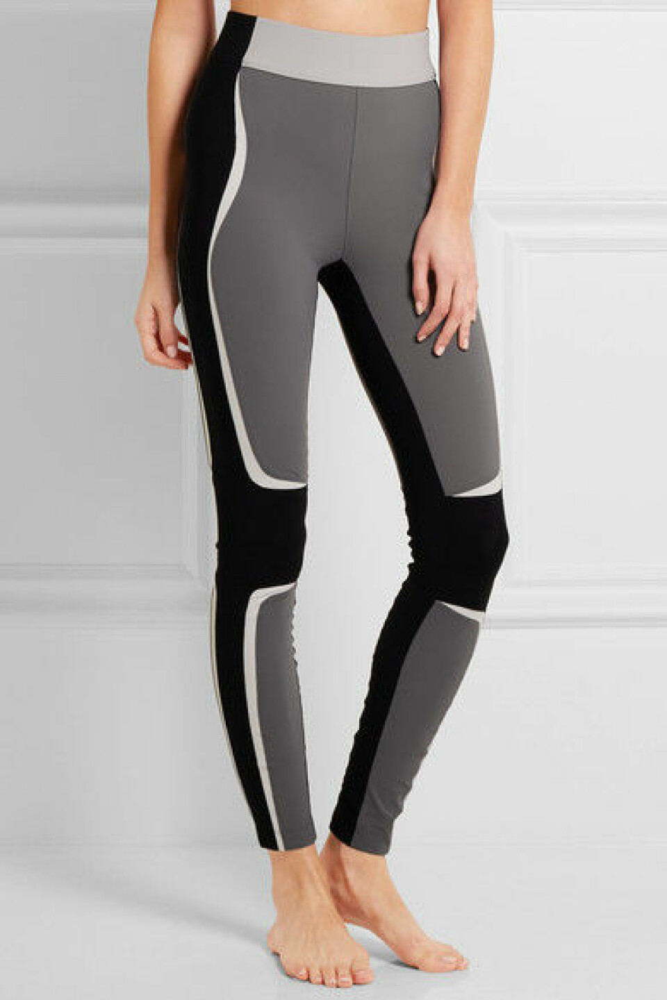 Supersnygga tights från NO Ka'Oi som är anpassade för att forma och slimma på alla rätta ställen.