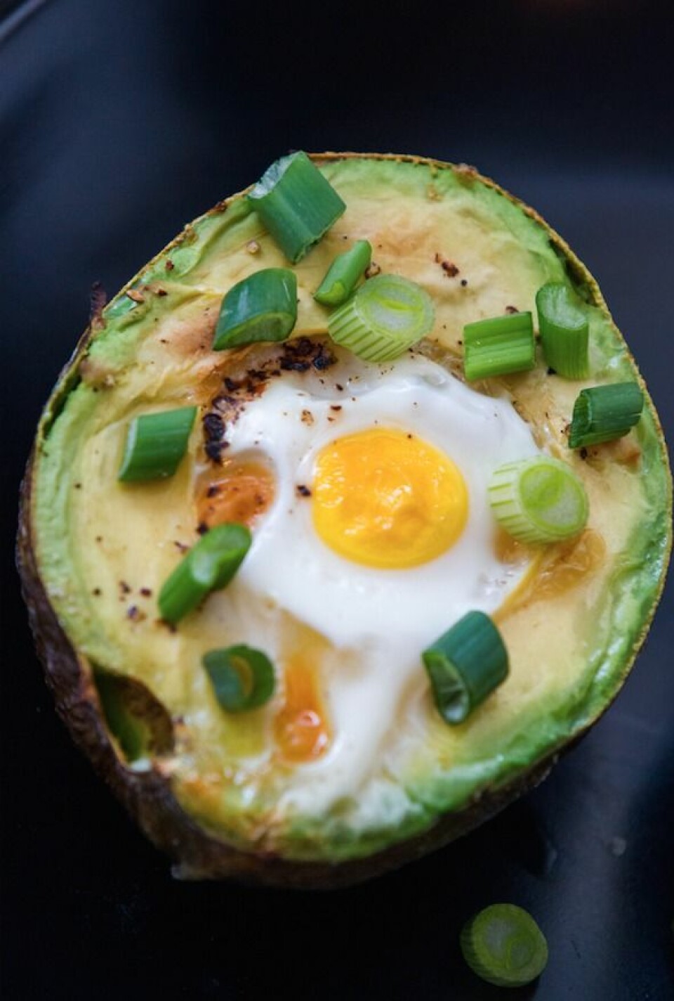 Recept: Krämiga ägg i avokado