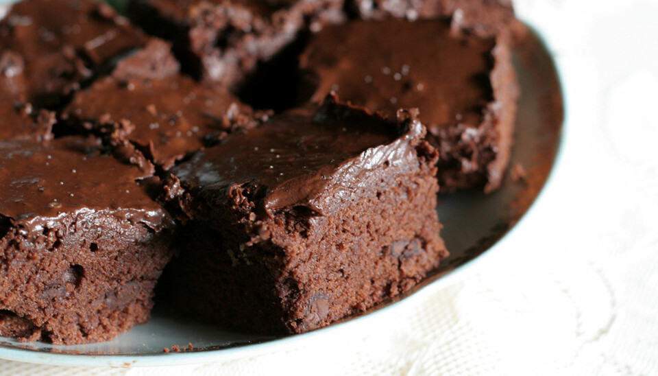 Baka nyttiga chokladbrownies med frosting