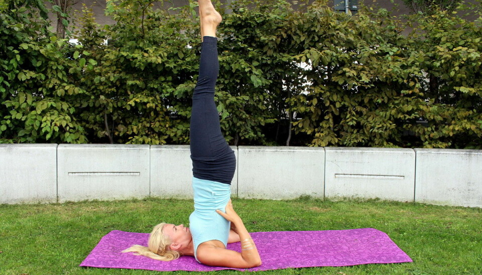 Yogautmaning dag 24: Lär dig shoulder stand