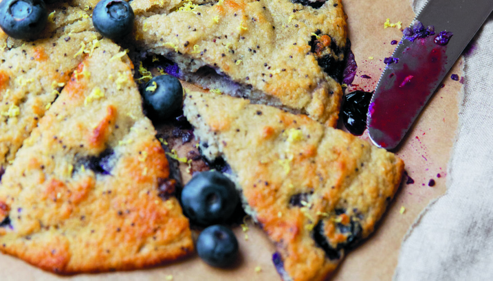 Nyttiga bananscones med blåbär – godaste helgfrukosten