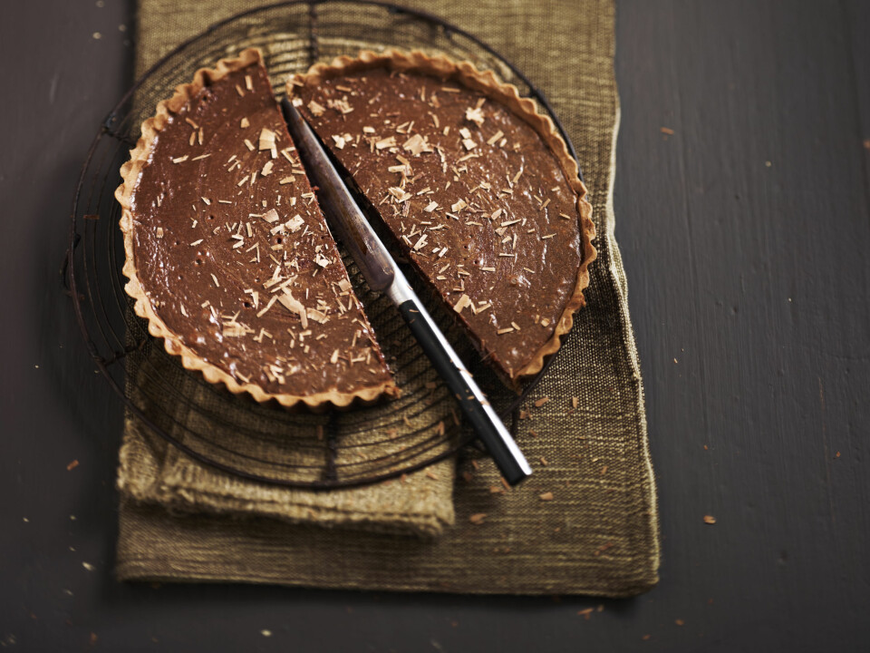 Sockerfri chokladpaj med hasselnötter