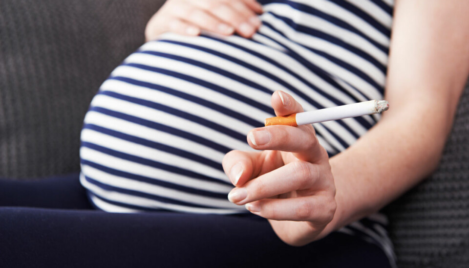 En cigarett om dagen dubblerar risken för plötslig spädbarnsdöd