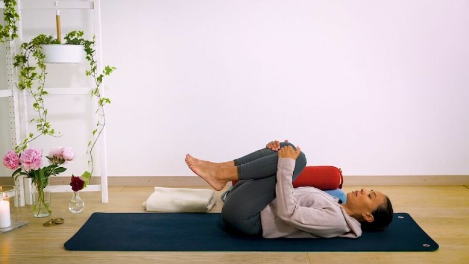 Yoga med Johanna: Ett pass som lindrar mensvärk och PMS