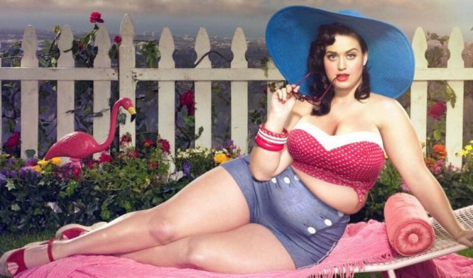 Kontroversiell konstnär gör kändiskvinnor till plus size