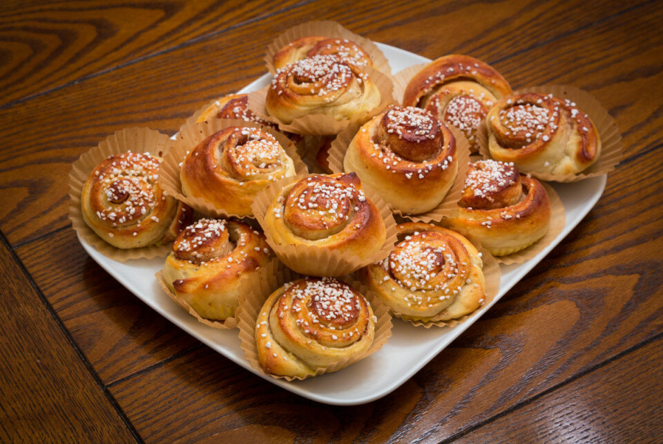 Recept: Så gör du saftiga kanelbullar
