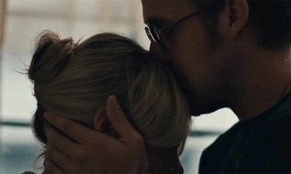 Kyssar vi alla behöver mer av – illustrerat i 12 Ryan Gosling-gifar