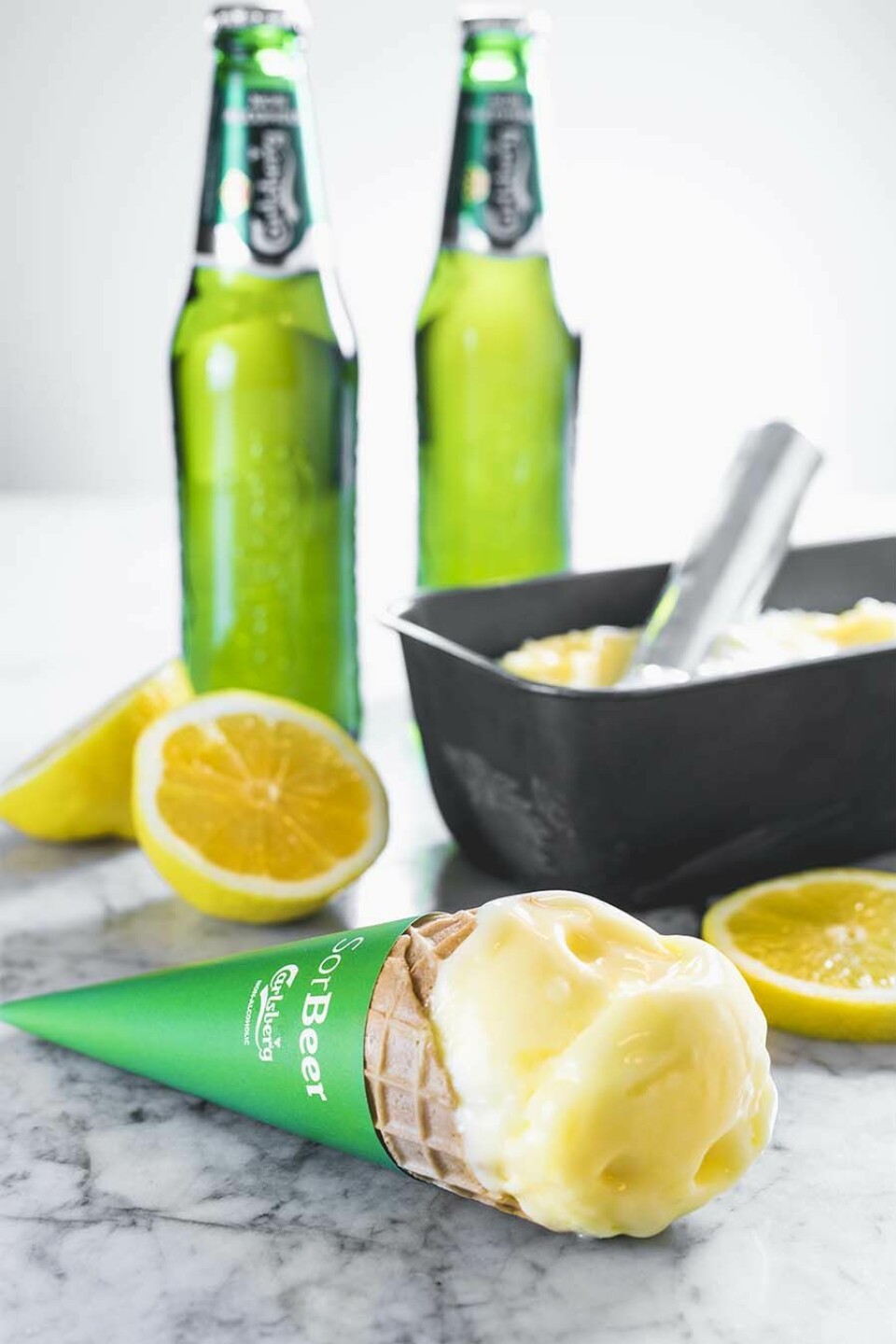 Ölglassen ska ha en smak av citrus. Ölglassen ska ha en smak av citrus.