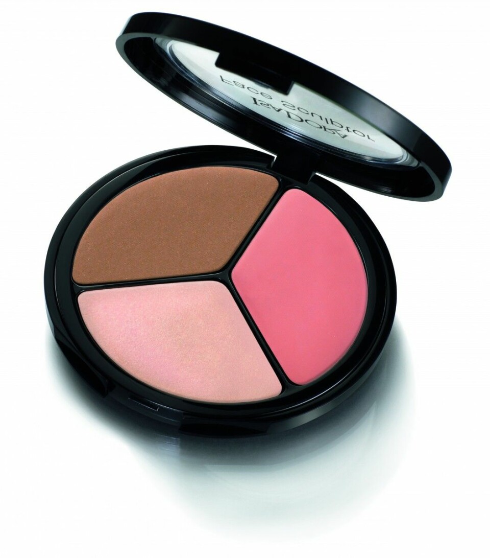 Frida Fahrman: 'Det här finns alltid i min sminkväska!'