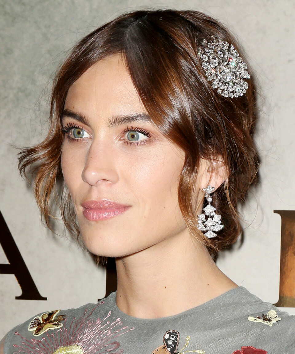 Alexa Chung sportar en stor hårtrend till sommaren 2016. Alexa Chung sportar en stor hårtrend till sommaren 2016.