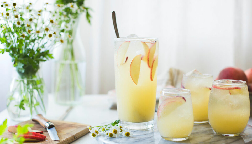 Recept: Vit sangria med prosecco och mango