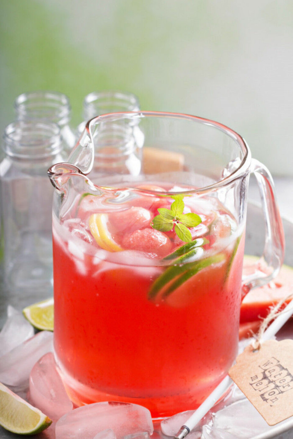 En somrig drink med melon, citron och lime! En somrig drink med melon, citron och lime!