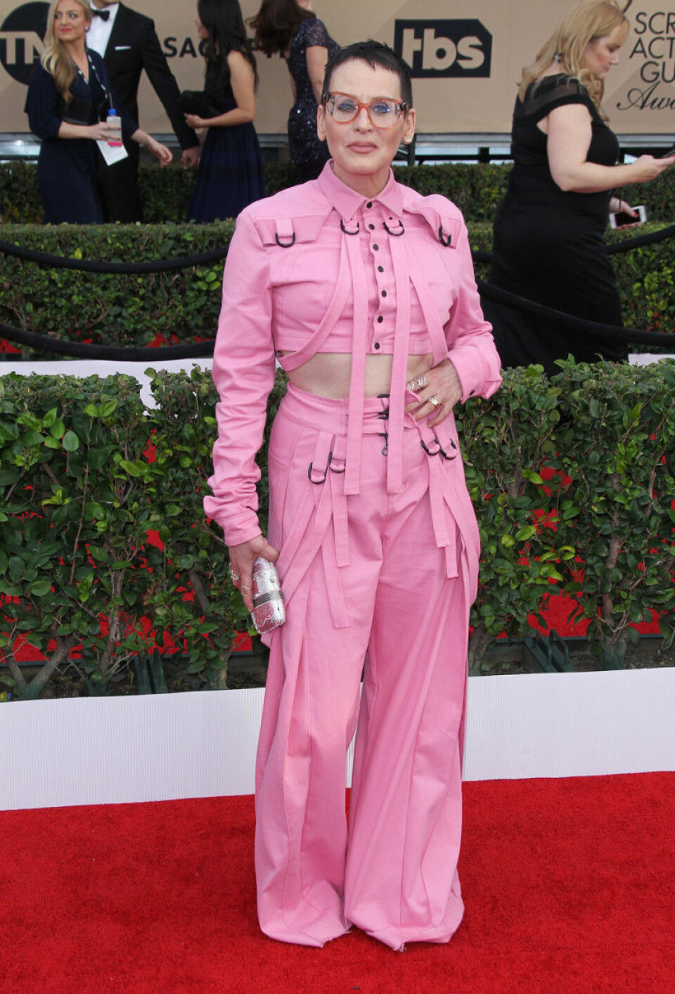 ... spelas av färgglada Lori Petty.