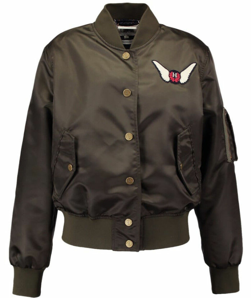 Spana in plaggen från Gigi Hadids samarbete med Tommy Hilfiger