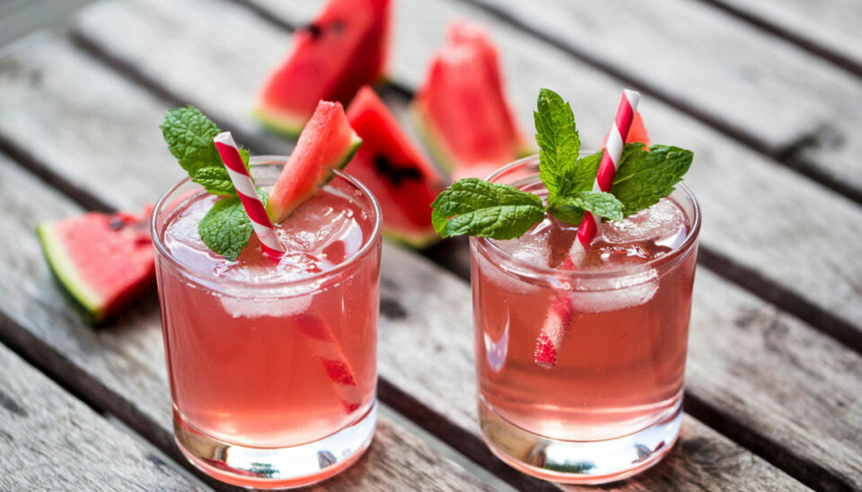 Fruktig och bubblig drink med vattenmelon och prosecco