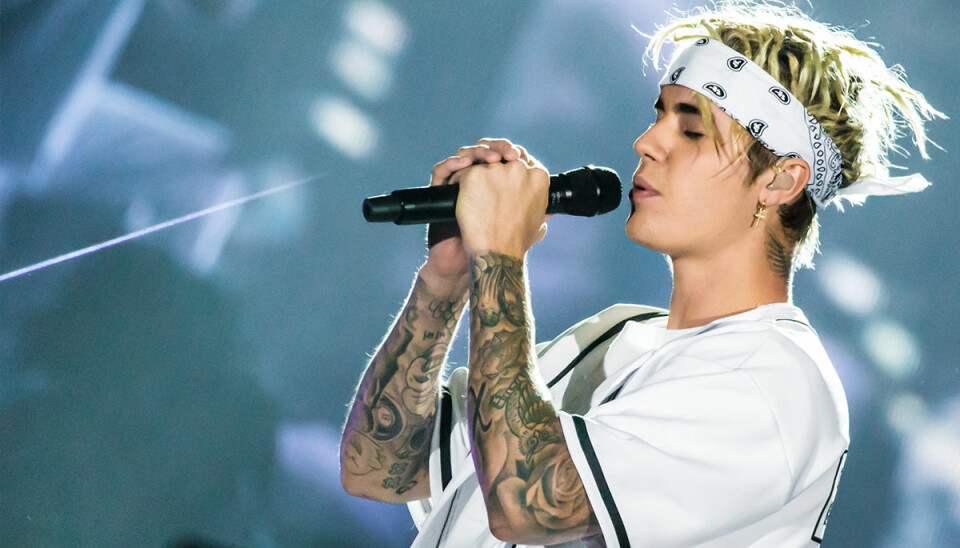 Här går Justin Bieber runt i peruk och lösskägg