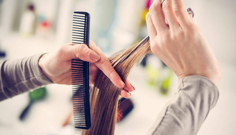 Frisörer och nagelteknologer utbildas i att upptäcka våld i nära relationer