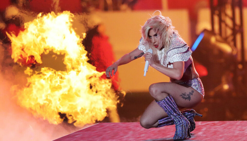 Se hela Lady Gagas 13 minuters uppträdande på Super Bowl