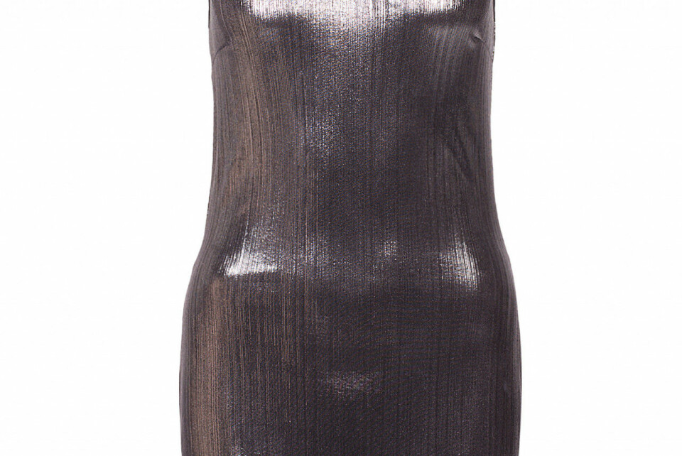 Blå eyeliner hos Fendi våren 2015. Blå eyeliner hos Fendi våren 2015.