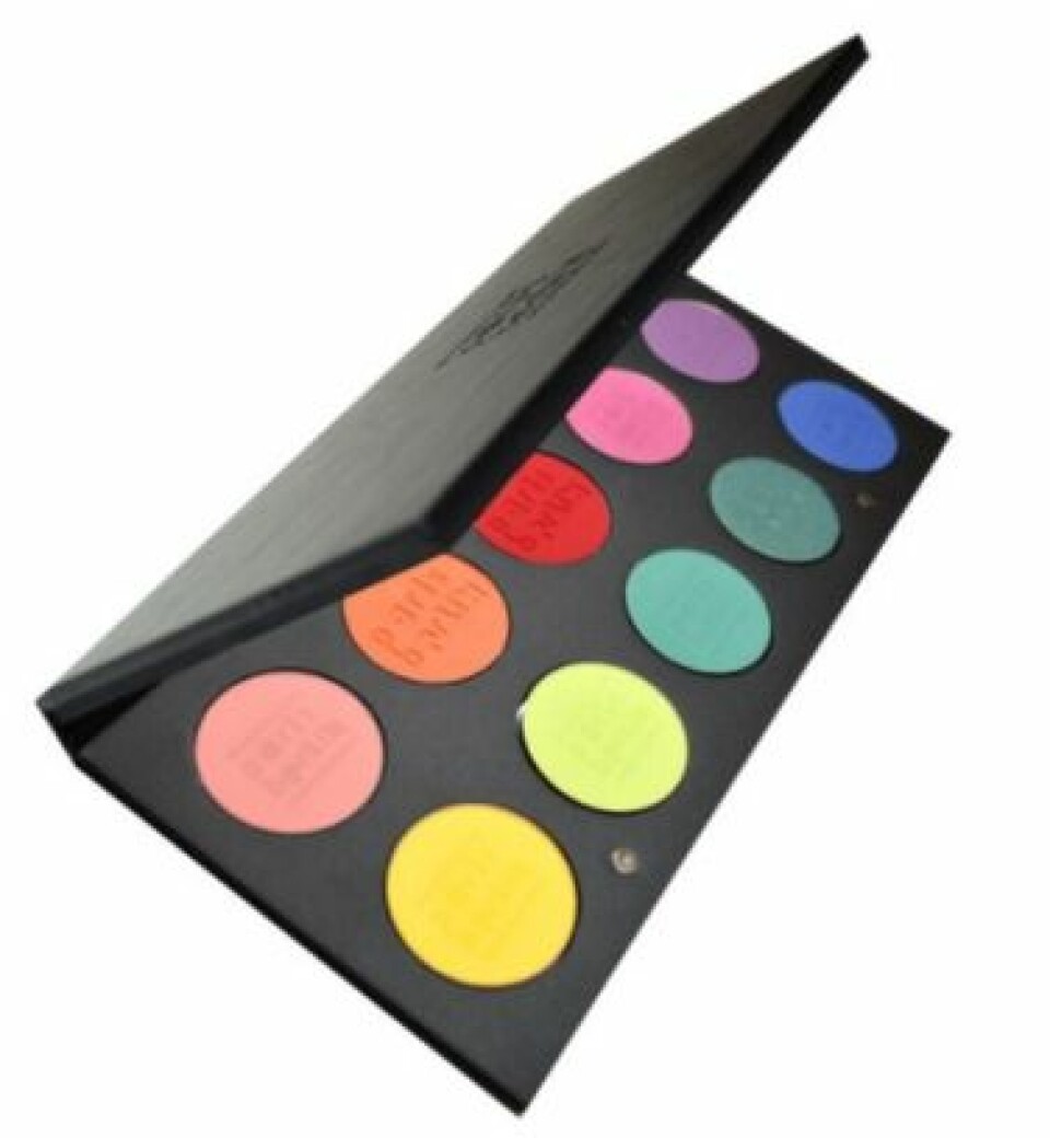 Färgbomba ögonen – vårens sminktrend gör ett statement