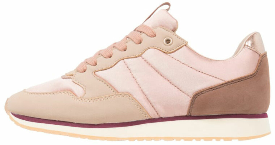 Vi kan inte sluta tänka på rosa sneakers – 10 snygga köp
