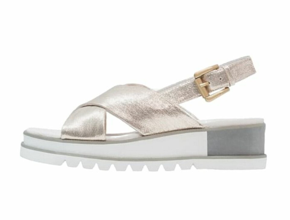 25 snygga sommarskor i metallic - från budget till lyx