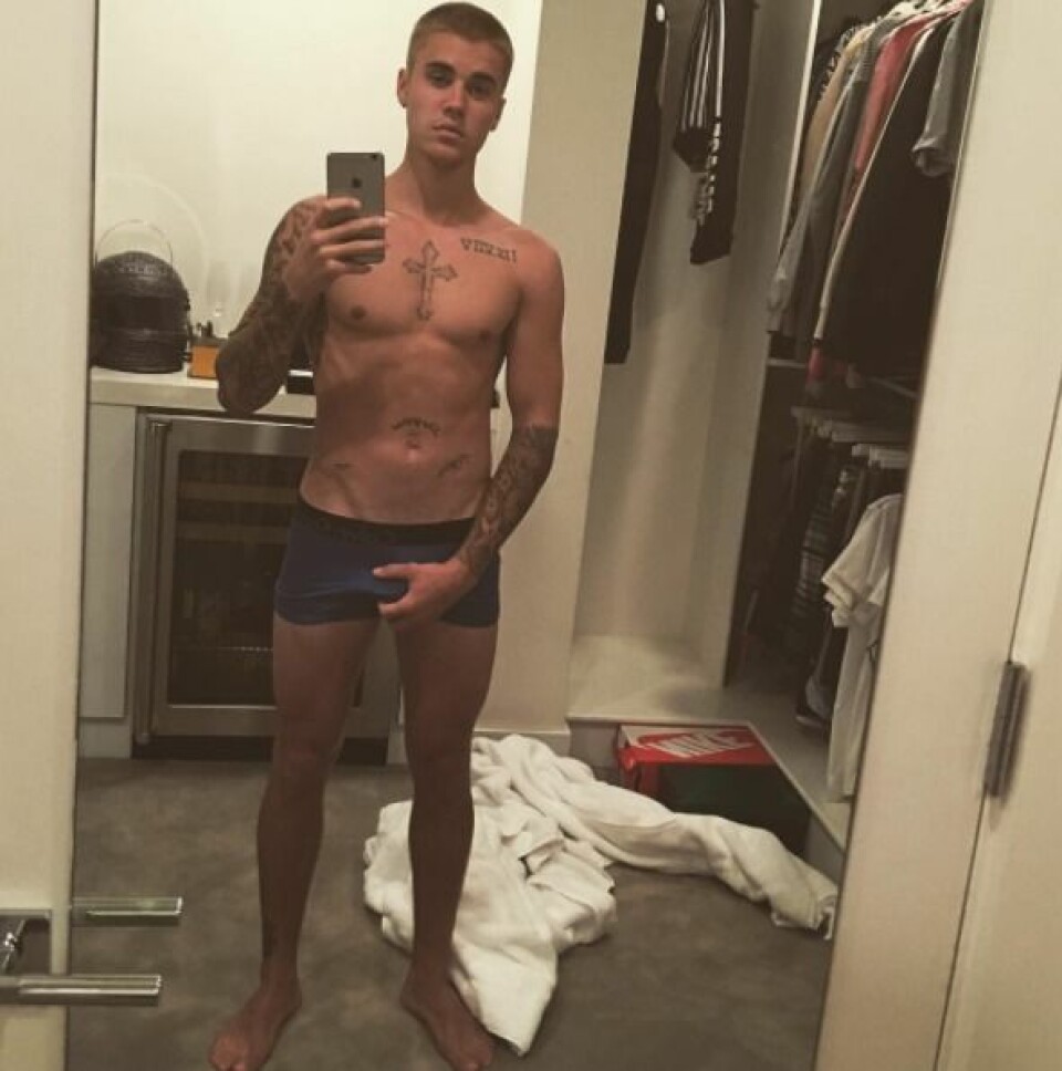 När du måste kolla så allt fortfarande är okej down under och enda sättet att veta är att ta en selfie.