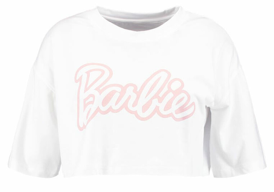 Stort designsamarbete – med Barbie! Här kan du köpa plaggen
