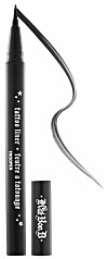 Tattoo Liner, Kat von D. Trots att det inte var l&auml;nge sedan den lanserades har Kat von D:s flytande eyeliner redan blivit en modern klassiker. &Auml;r du p&aring; jakt efter att lyckas med ett perfekt cateye beh&ouml;ver du inte leta l&auml;ngre. Denna sitter som berget och glider p&aring; med l&auml;tthet.