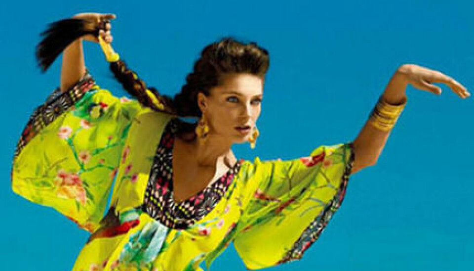 Daria Werbowy visar Matthew Williamson för H&M, S/S 2009. Daria Werbowy visar Matthew Williamson för H&M, S/S 2009.