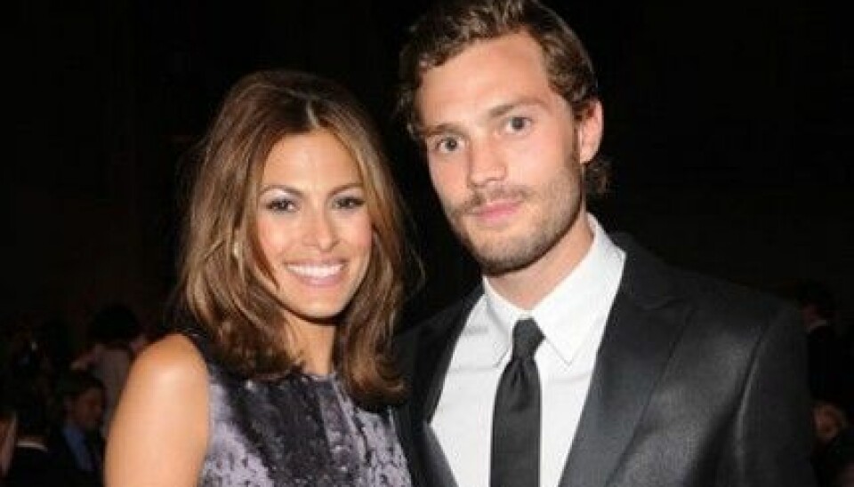 Eva Mendes och Jamie Dornan på Parsons Fashion Benefit, 29 april. Eva Mendes och Jamie Dornan på Parsons Fashion Benefit, 29 april.