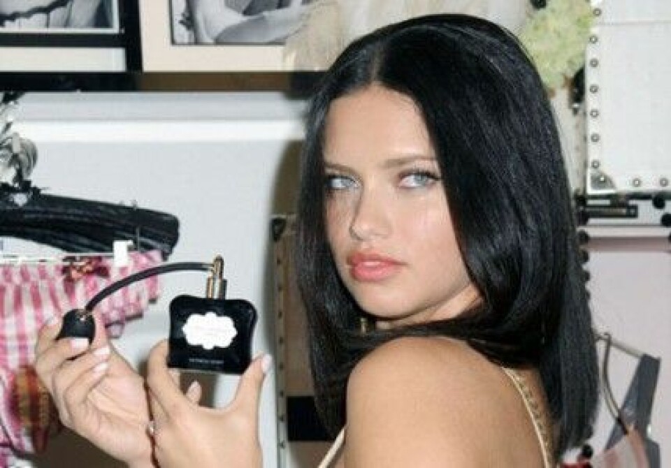 Adriana Lima: 'Jag kan inte leva utan parfym!'
