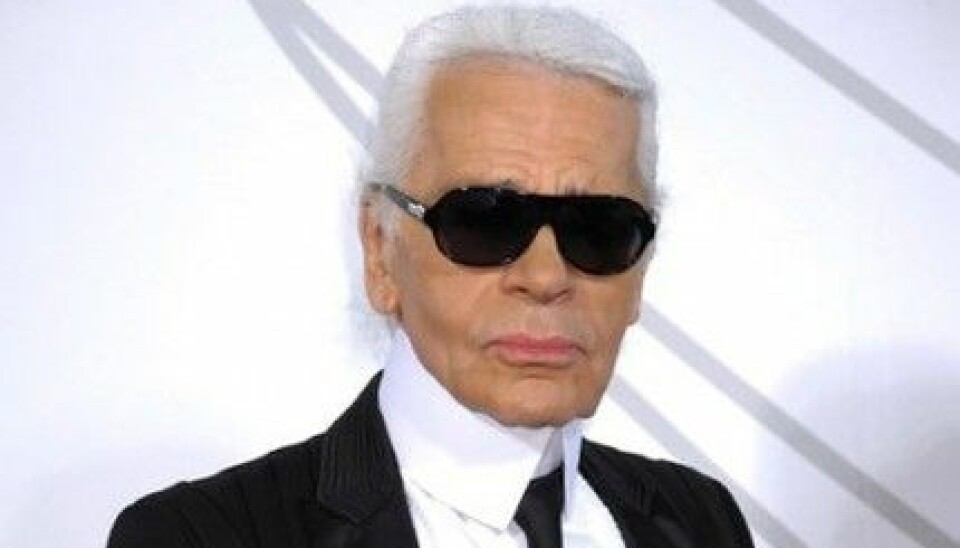 Karl Lagerfeld är chefsdesigner på Chanel. Karl Lagerfeld är chefsdesigner på Chanel.