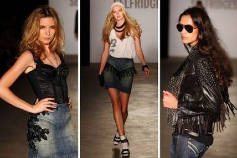 Lady Gaga presenterar sitt andra samarbete med MAC och Viva Glam. Lady Gaga presenterar sitt andra samarbete med MAC och Viva Glam.