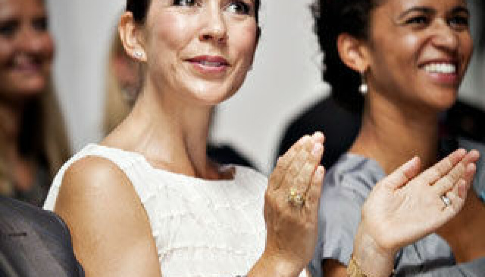 Kronprinsessan Mary på en visning. Kronprinsessan Mary på en visning.