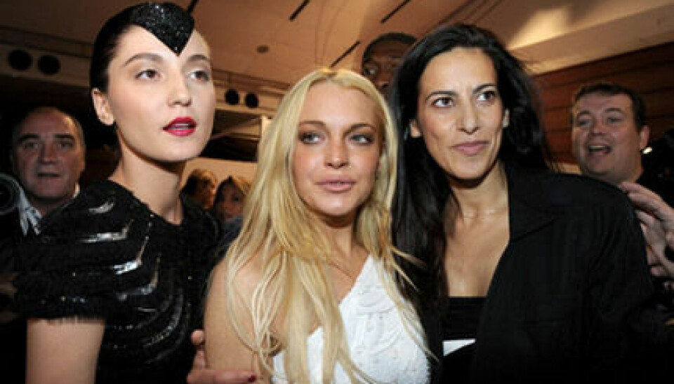 Lindsay Lohan backstage efter Emanuel Ungaro, S/S 2010. Lindsay Lohan backstage efter Emanuel Ungaro, S/S 2010.