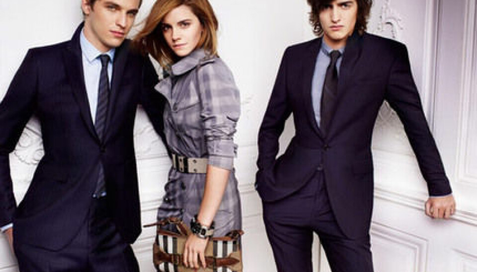 Matt Gilmour, Emma Watson och Max Hurd för Burberry, S/S 2010. Matt Gilmour, Emma Watson och Max Hurd för Burberry, S/S 2010.
