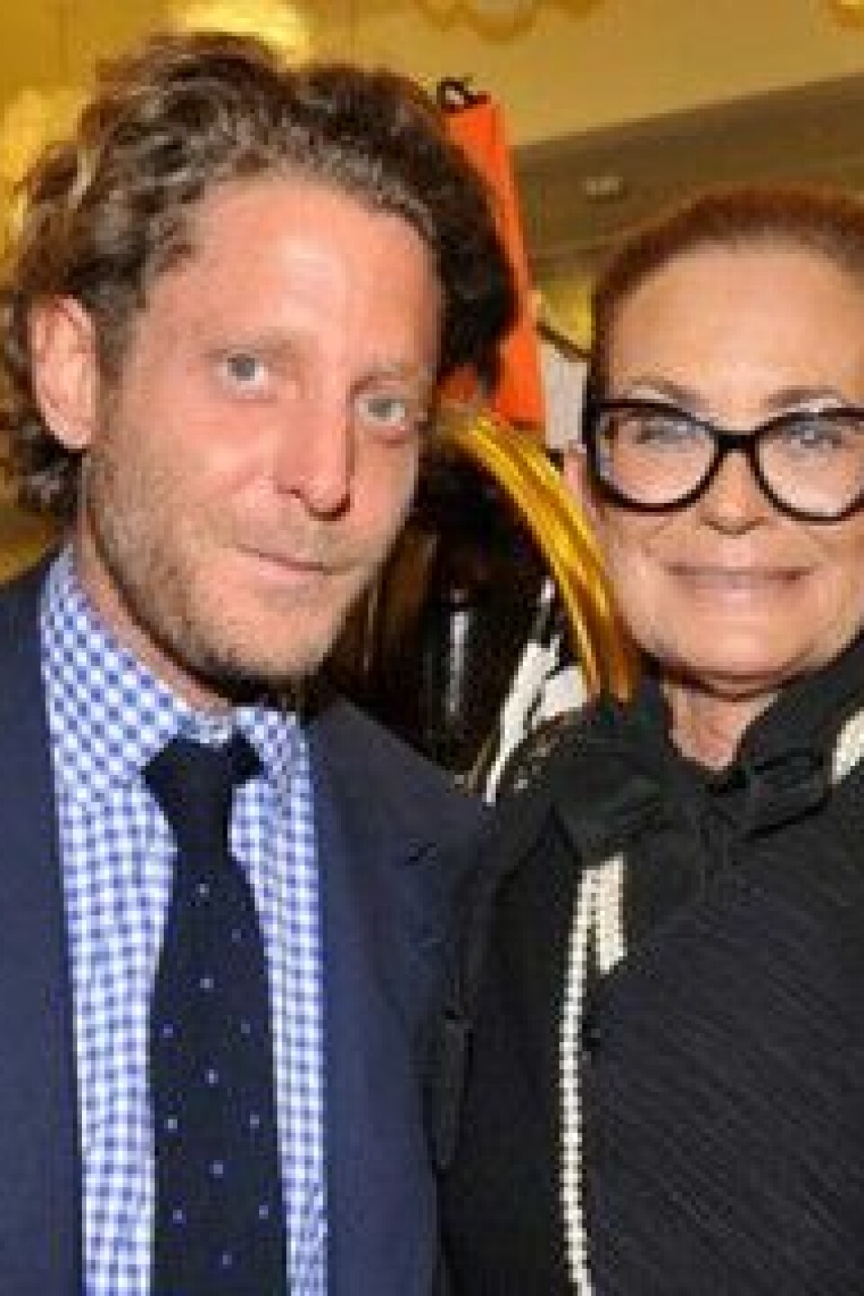 Mary-Kate och Ashley har designat sin första brudklänning