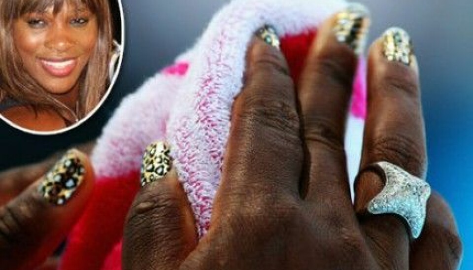Serena Williams med leopardmönstrade naglar på Australian Open 2010. Serena Williams med leopardmönstrade naglar på Australian Open 2010.