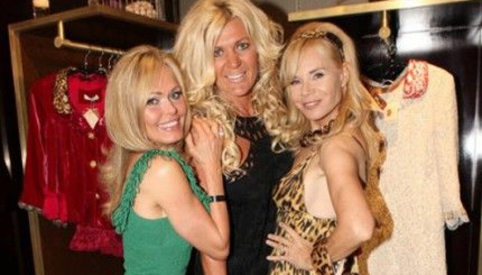Hollywoodfruarna Lena Jolton, Maria Montazami och Päivi Hacker. Hollywoodfruarna Lena Jolton, Maria Montazami och Päivi Hacker.