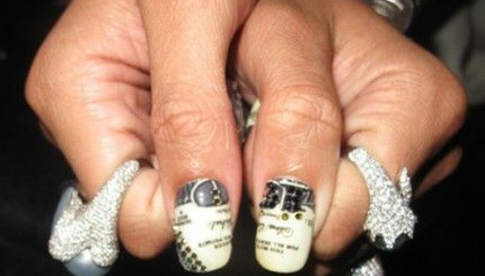 Närbild på Rihannas Minx-naglar. Närbild på Rihannas Minx-naglar.