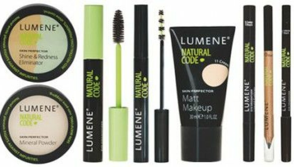 Puder 79–85 kr, mascara 85 kr, foundation 95 kr, ögonpennor 49–69 kr. Puder 79–85 kr, mascara 85 kr, foundation 95 kr, ögonpennor 49–69 kr.
