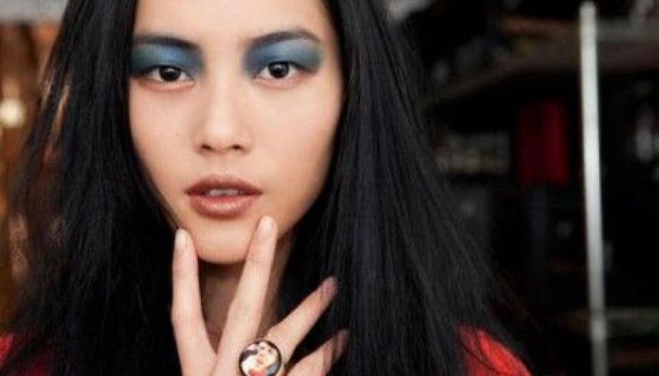 Modellen Liu Wen från agenturen Marilyn i den färdiga looken. Modellen Liu Wen från agenturen Marilyn i den färdiga looken.