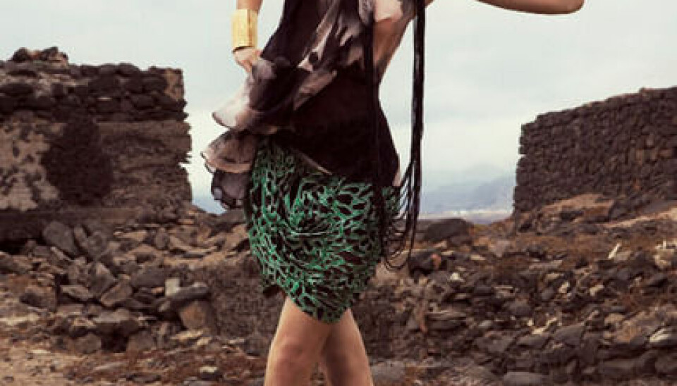 Modefotografering: Ökenblomma