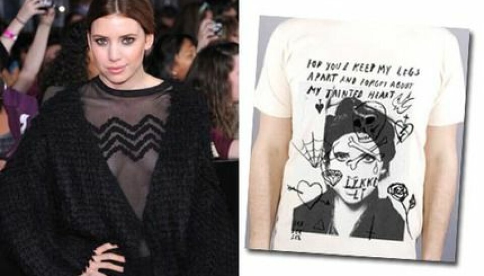 Lykke Li har designat en t-shirt till musikfestivalen Way Out West. Lykke Li har designat en t-shirt till musikfestivalen Way Out West.