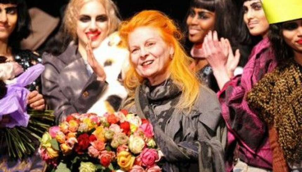 Vivienne Westwood är engagerad i politiska frågor. Vivienne Westwood är engagerad i politiska frågor.