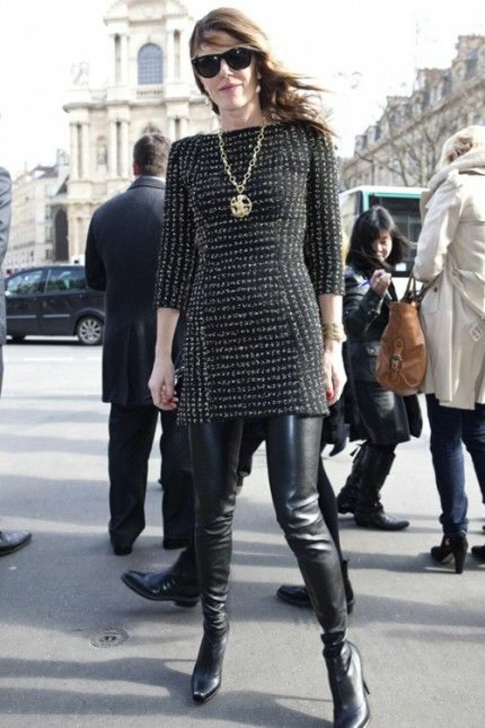 Anna Dello Russo, Vogue Nippon, i skinnbyxor. Anna Dello Russo, Vogue Nippon, i skinnbyxor.